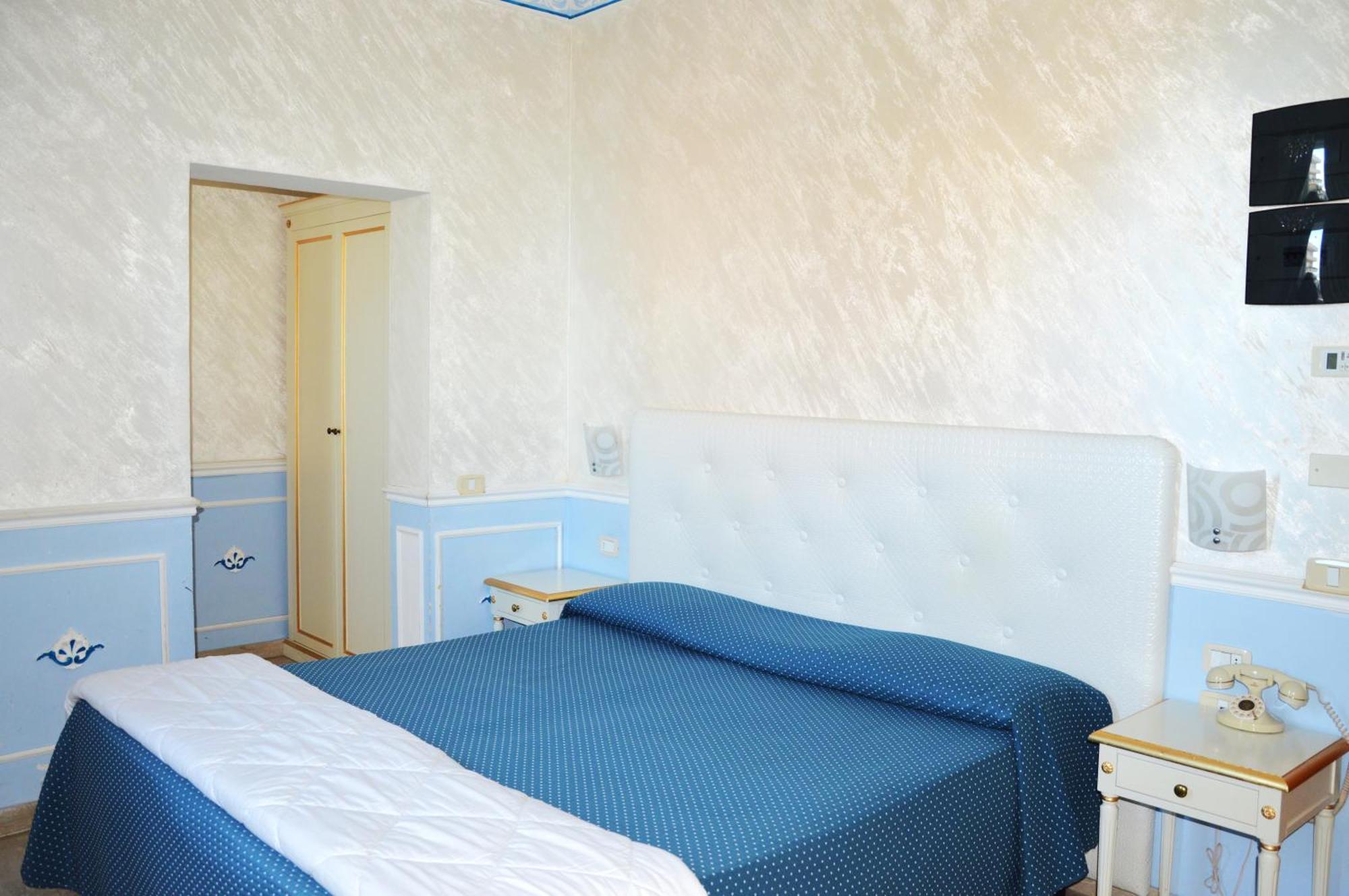 Nouvel Des Bains 3*