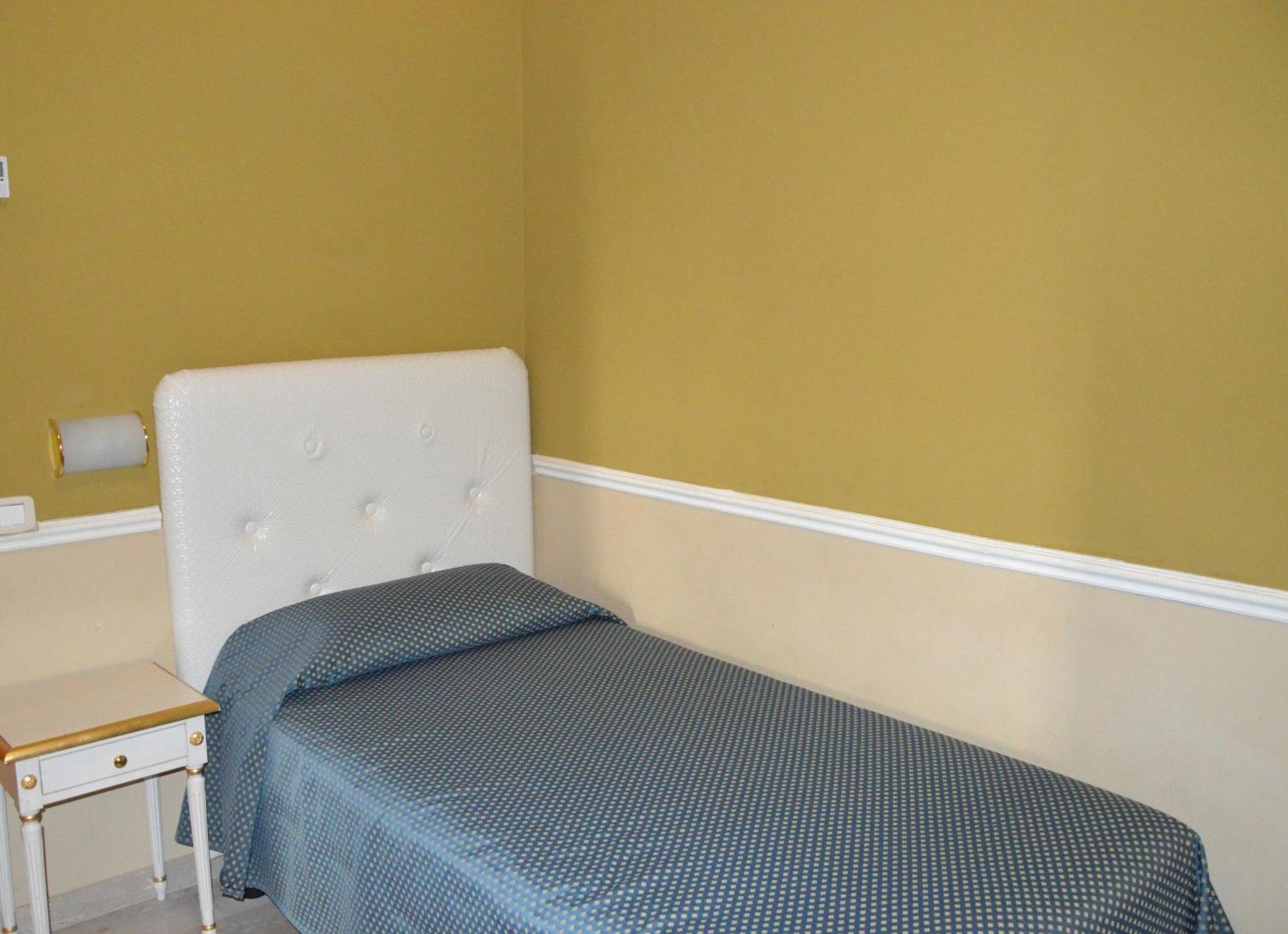 Hotel Nouvel Des Bains 3*