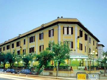 Hotel Nouvel Des Bains 3*