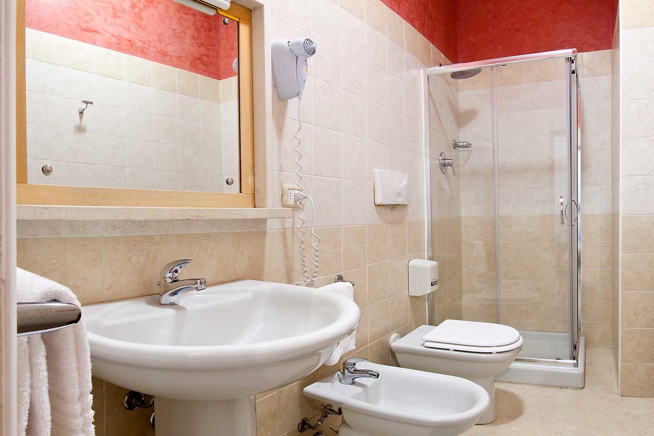Hotel Nouvel Des Bains 3*